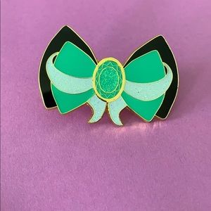 Jasmine Bow Pin